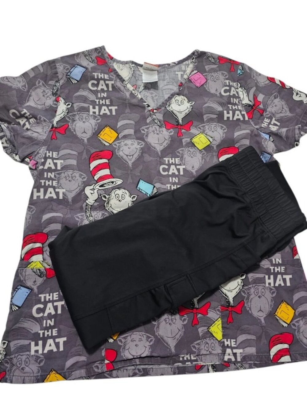 Dr. Seuss Cat in the Hat Scrub Set Medium 2 Pc Top Pants Medical Nursing READ